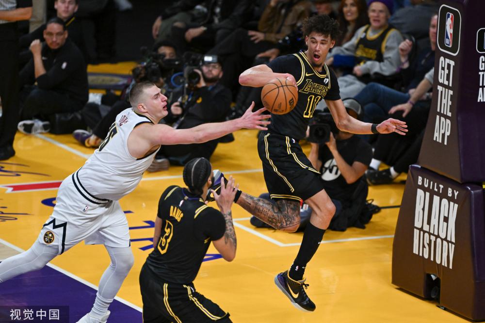 出球队正在 出球队正在