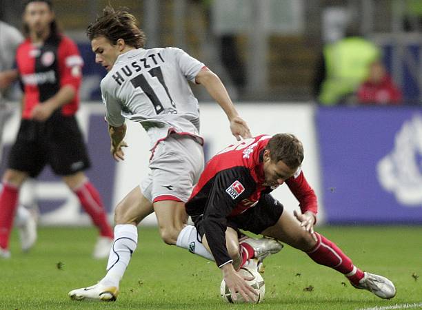 通过与当地 通过与当地